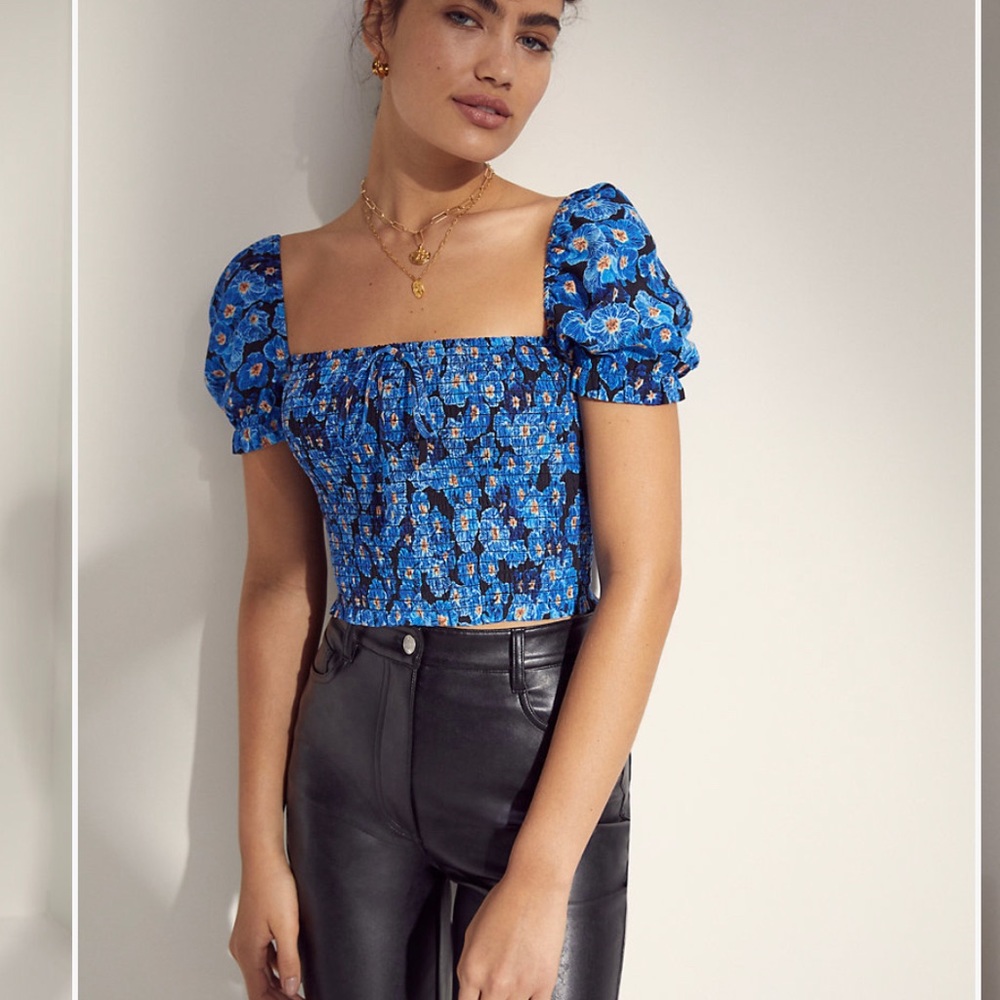 Aritzia Wilfred New Smocked Blouse Black Sea